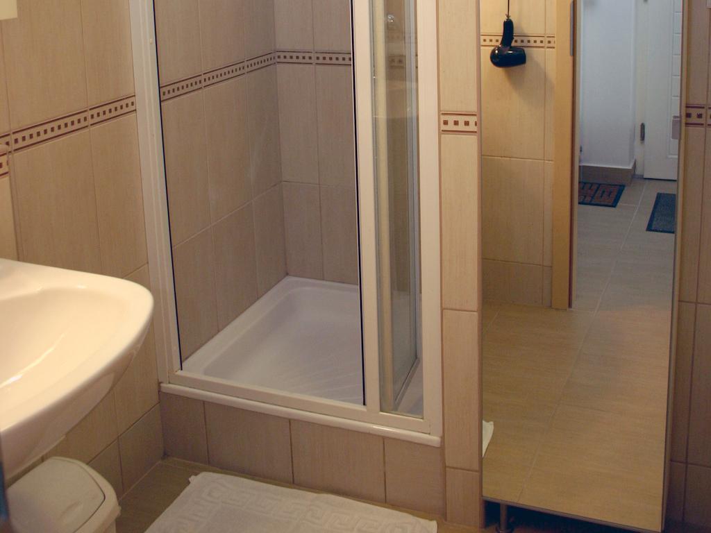 Arriva Apartment, Optional Indoor Parking Budapest Exterior photo