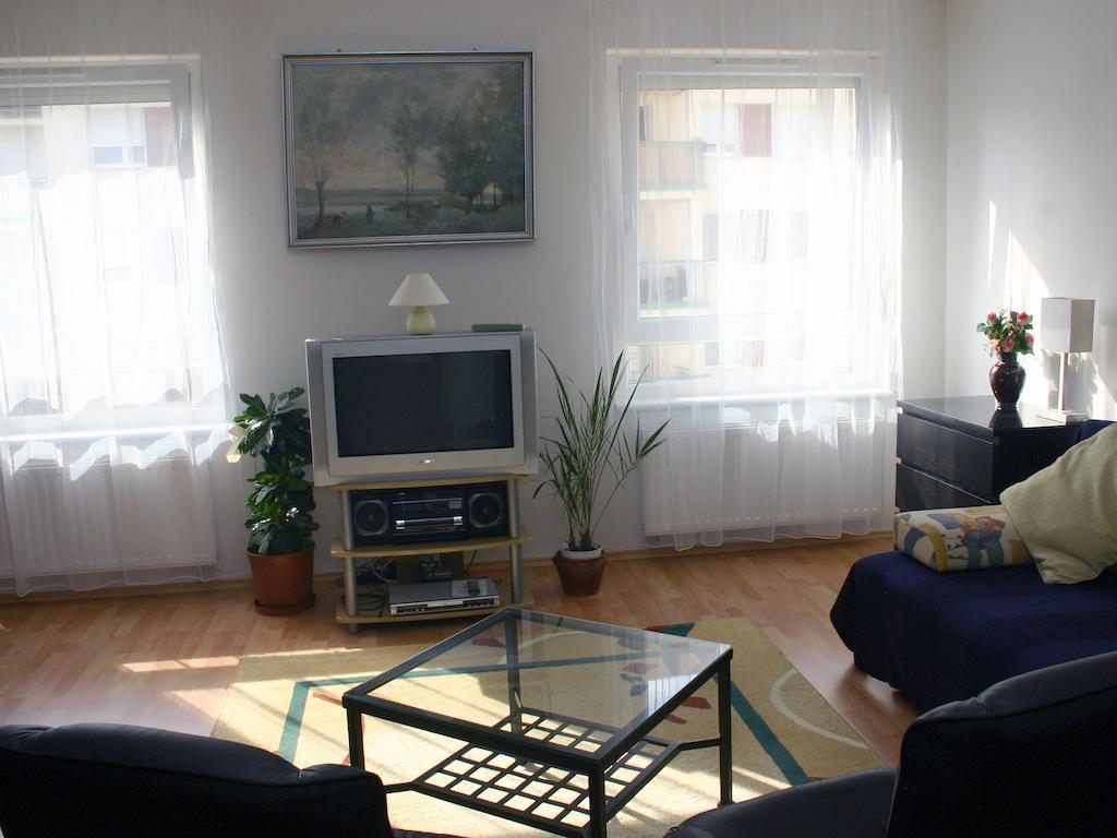 Arriva Apartment, Optional Indoor Parking Budapest Room photo